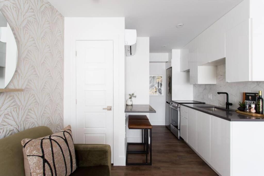 Wonderful Studio In Little Italy With Full Bath By Den Stays Montréal Eksteriør billede