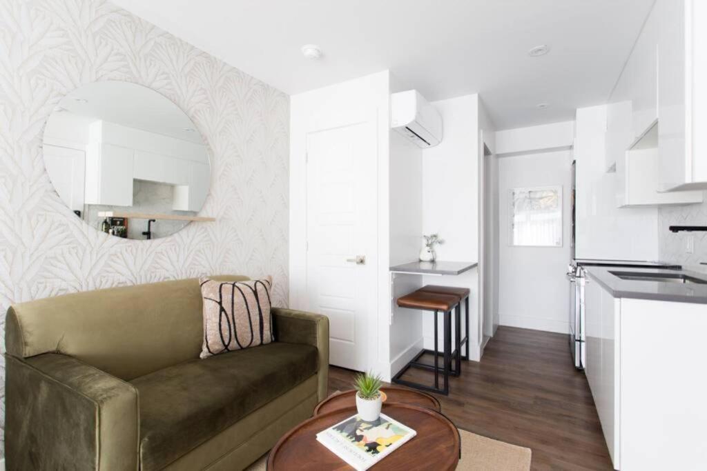 Wonderful Studio In Little Italy With Full Bath By Den Stays Montréal Eksteriør billede