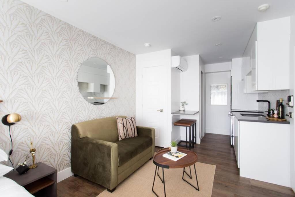 Wonderful Studio In Little Italy With Full Bath By Den Stays Montréal Eksteriør billede